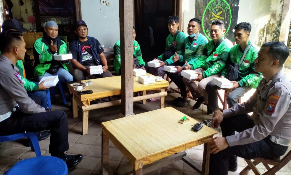 Untuk Kamseltibcarlantas Polres Ponorogo Gelar Dialog Dengan Puluhan Sopir dan&nbsp;Ojol