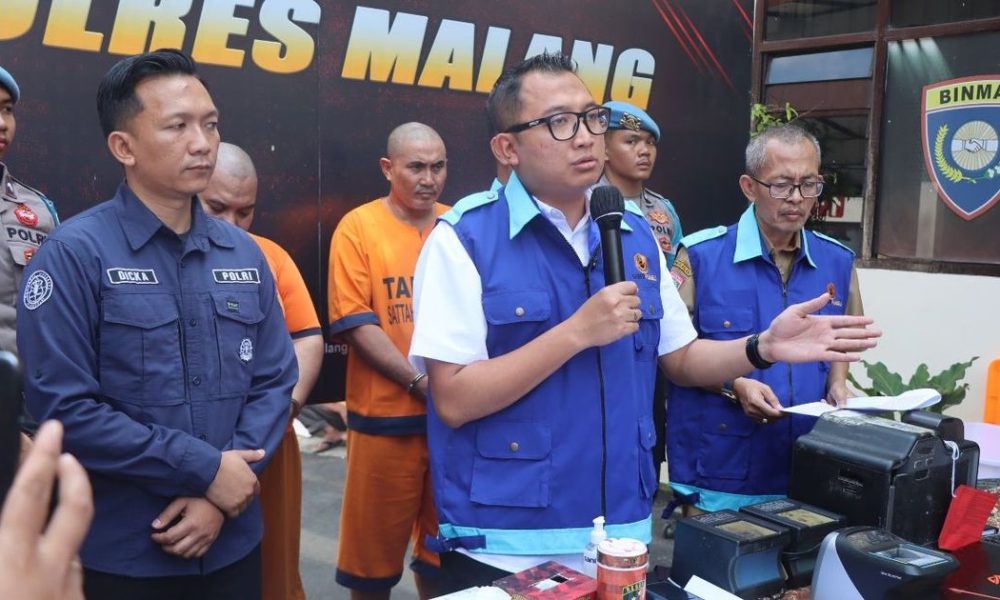 Tenaga Honorer & Calo di Malang Diringkus Polisi Terkait Kasus Pungli Pengurusan&nbsp;KTP-KK