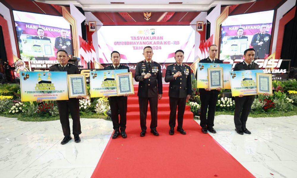 AKP Danang Rahayu Terima Penghargaan dari Kapolda Jatim atas Dedikasi Sebagai Dai Kamtibmas di&nbsp;Magetan.