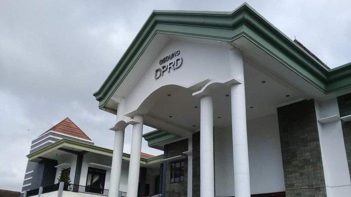 PELANTIKAN ANGGOTA DPRD PACITAN TERPILIH PERIODE&nbsp;2024-2029