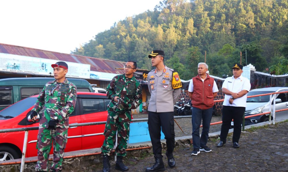 Sinergitas TNI-Polri Di Magetan Dalam Patroli Mitigasi Karhutla Di Gunung&nbsp;Lawu.