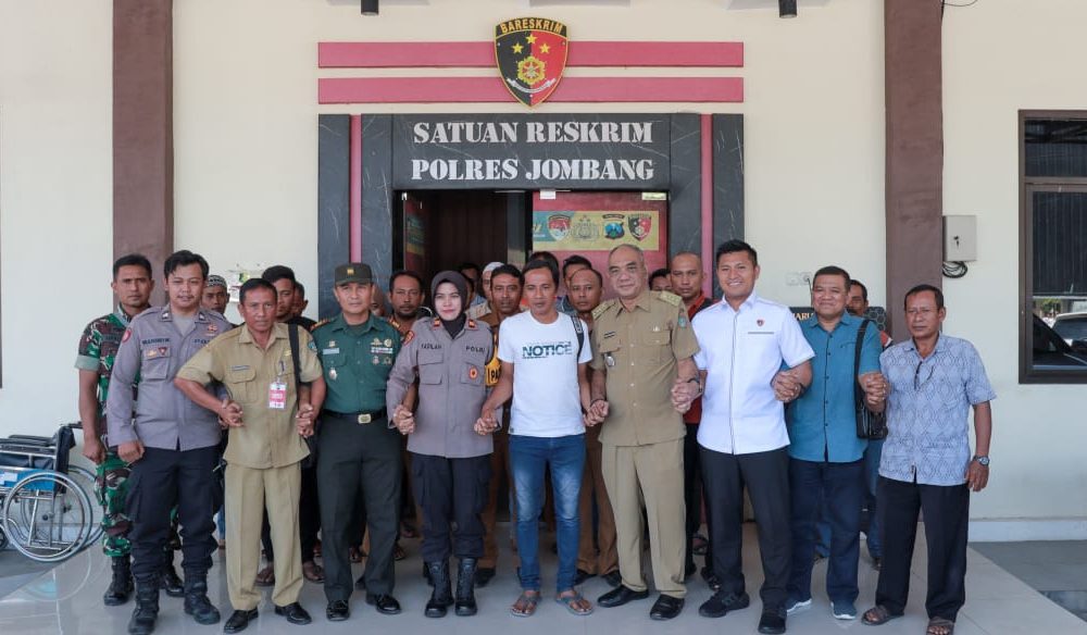 Berawal Perselisihan Antar Dusun hingga Tawuran Saat Karnaval di Jombang Diselesaikan dengan Restorative Justice, Warga Guyub&nbsp;Kembali